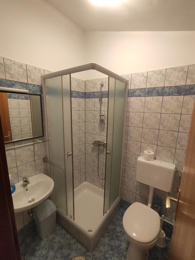 Apartments Stivic Pinezići المظهر الخارجي الصورة